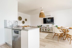 Interior - Seabreeze  Apartment - Your Beachside Getaway (Aljezur)