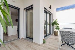 Terrace/patio - Seabreeze  Apartment - Your Beachside Getaway (Aljezur)