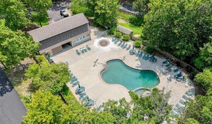 Pool - Luxury Lakefront Getaway in Margaritaville-3 Pools- Private Dock-Tiki Bar (Osage Beach)