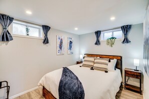 2 bedrooms, iron/ironing board, internet, bed sheets