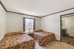 3 bedrooms, iron/ironing board, Internet, bed sheets