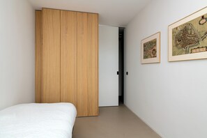 2 Schlafzimmer, Schreibtisch, Bügeleisen/Bügelbrett, WLAN