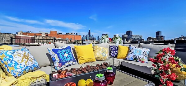 Design resortwoning, 3 slaapkamers, keuken, uitzicht op de stad | Terras