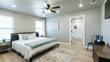 3 bedrooms, iron/ironing board, WiFi, bed sheets