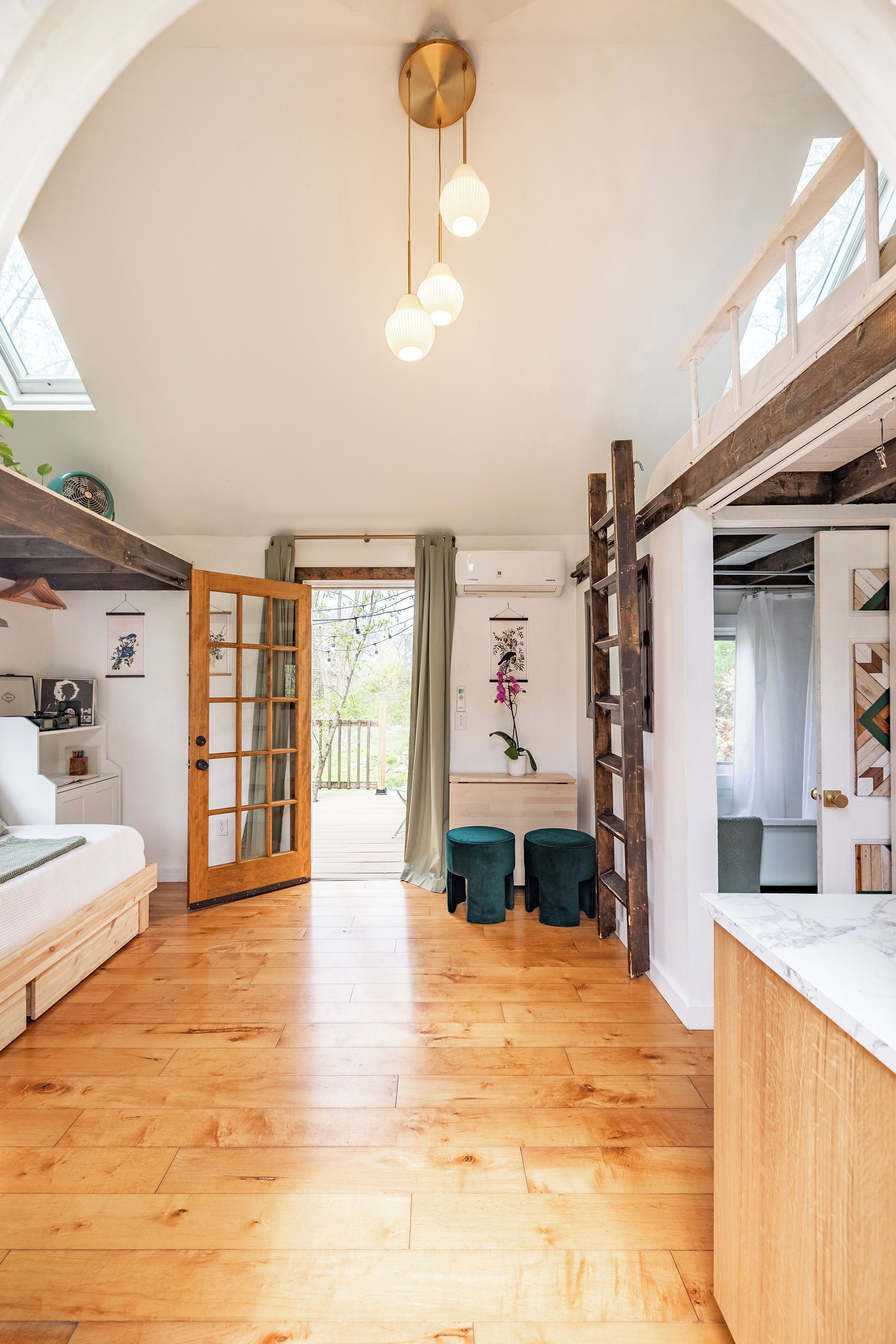 1 habitación, tabla de planchar con plancha, cuna de viaje y wifi 