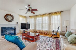 TV, peis og DVD-spiller