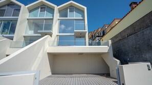 Exterior - CasaNova by LovelyStay (Santa Cruz)