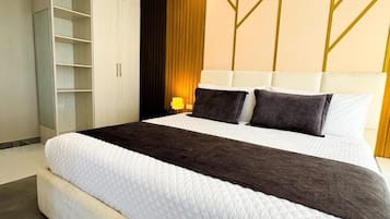 Minibar, in-room safe, iron/ironing board, free WiFi