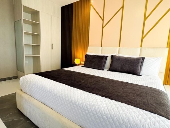 Deluxe Room | Minibar, in-room safe, iron/ironing board, free WiFi - Hotel DSH (Manta)