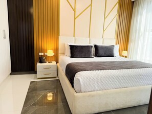 Minibar, in-room safe, iron/ironing board, free WiFi - Hotel DSH (Manta)