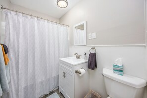 Towels, soap, shampoo, toilet paper