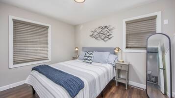 3 Schlafzimmer, Schreibtisch, Bügeleisen/Bügelbrett, kostenloses WLAN