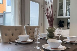 Dining - Garage |Near WEM | Disney+ | 2 BR w/ Ensuites (Edmonton)