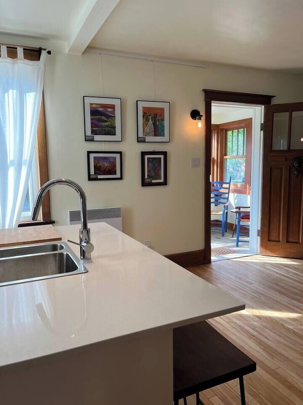 Interior - Retro-chic retreat in the heart of Wakefield (Wakefield)