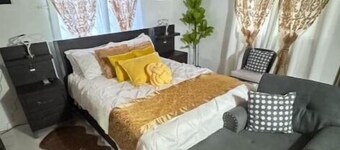 Cozy 2-bedroom stay with fireplace, AC, Wi-Fi and Comfort