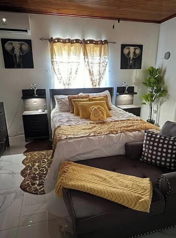 2 bedrooms, in-room safe, iron/ironing board, free WiFi