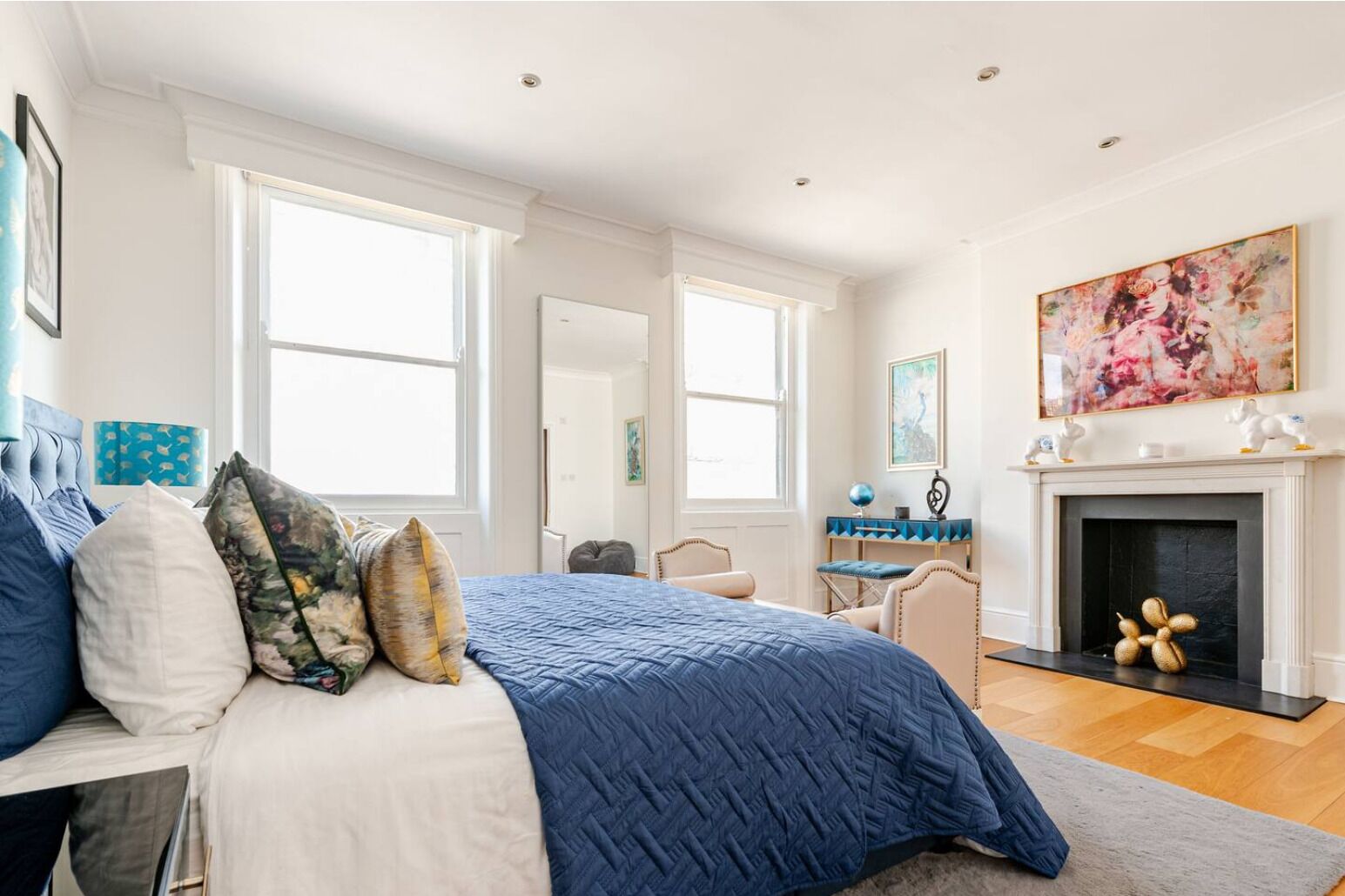 4 bedrooms, iron/ironing board, WiFi, bed sheets