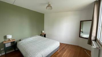 3 Schlafzimmer, Reisekinderbett, kostenloses WLAN, Bettwäsche