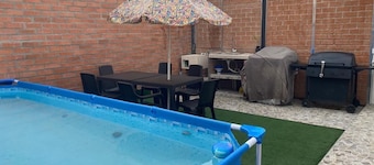 3 minutes from the main park of Santa Elena Cerrito and 15 minutes walking distance from the main park of Santa Elena Cerrito.