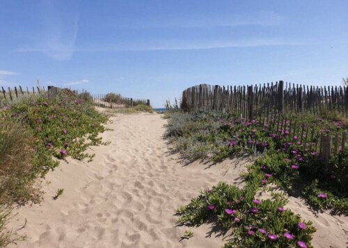 Seaside villa 1min walk from the beach completely renovated in 2025