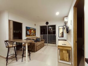 Smart TV, computer monitors