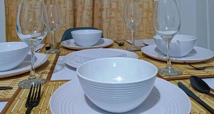 Charming 2-bedroom apartment with WiFi, AC in lovely Guadalajara de Buga