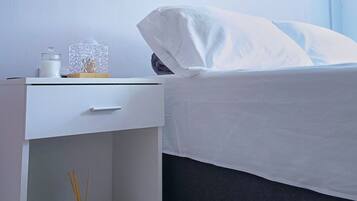 2 habitaciones, tabla de planchar con plancha y wifi gratis