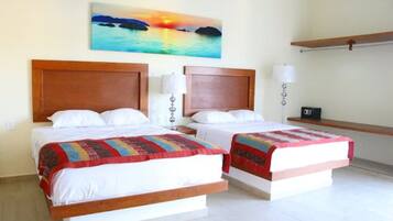 1 dormitorio, tabla de planchar con plancha, wifi y ropa de cama