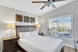 4 多间卧室、熨斗/熨衣板、上网接入、床单