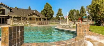 Cozy home w/ gas fireplace, private hot tub, & gas grill - in great neighborhood