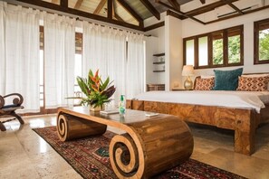 7 Schlafzimmer, Zimmersafe, Bügeleisen/Bügelbrett, WLAN