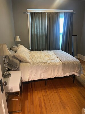 4 quartos, Wi-Fi de cortesia, roupa de cama