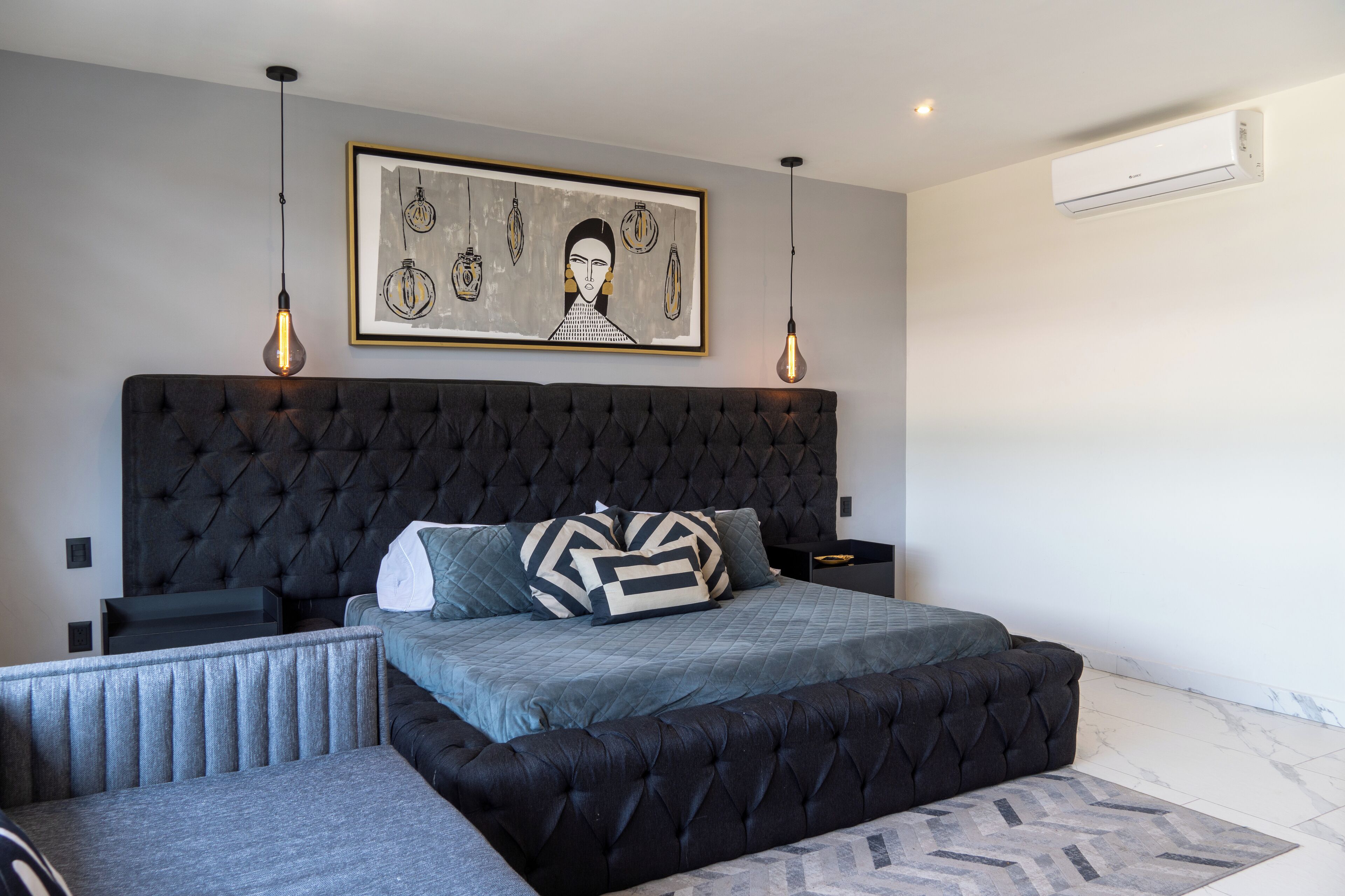 4 bedrooms, iron/ironing board, WiFi, bed sheets