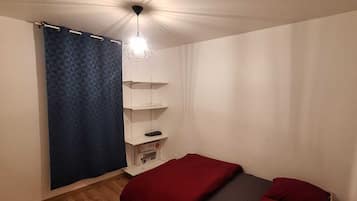 1 bedroom, desk, iron/ironing board, free WiFi