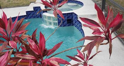 Clean 2-bedroom 2 bath turnkey pool house w central air, Wi-Fi, 15 min. to beach