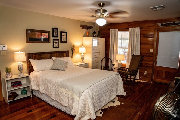 2 chambres, bureau, fer et planche à repasser, Wi-Fi gratuit