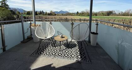 Gemütliche Wohnung im Grünen am Stadtrand, eigener Garten mit Terrasse