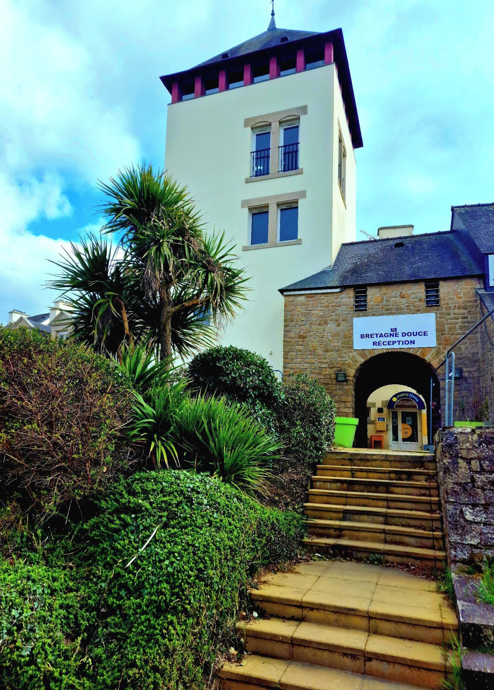 المنشأة من الخارج