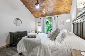 2 chambres, fer et planche à repasser, Wi-Fi gratuit, draps fournis