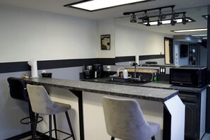 Fridge, microwave, oven, stovetop - 5BR Family Oasis in Boise – Sauna, Spa, Backyard Trampoline & 2-Story Playhouse (Boise)