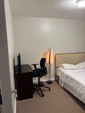 1 chambre, bureau, fer et planche à repasser, Wi-Fi