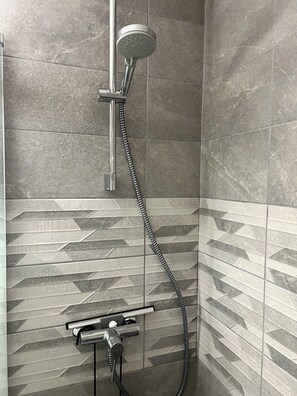 Shower - Sea view (Cannes)