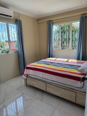 2 dormitorios, tabla de planchar con plancha, wifi y ropa de cama