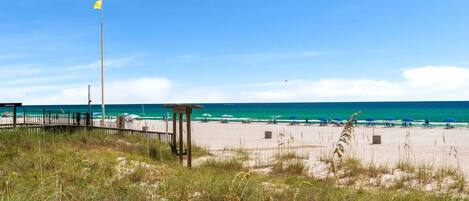Am Strand, Liegestühle, Strandtücher