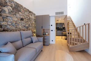 Deluxe Duplex | Living area - Be10 Suites (Bermeo)