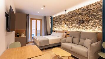 Deluxe Studio, City View | In-room safe, blackout drapes, soundproofing, iron/ironing board