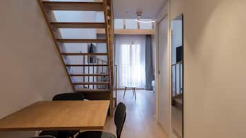 Deluxe Duplex | Private kitchen | Fridge, microwave, stovetop, cookware/dishes/utensils