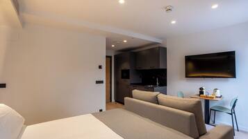 Standaard studio, uitzicht op stad | Een kluis op de kamer, verduisterende gordijnen, geluiddichte muren