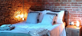 Captive House Colonia