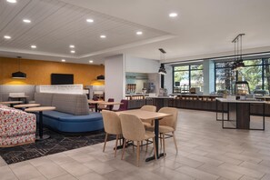 Tägliches inbegriffenes Frühstücksbuffet